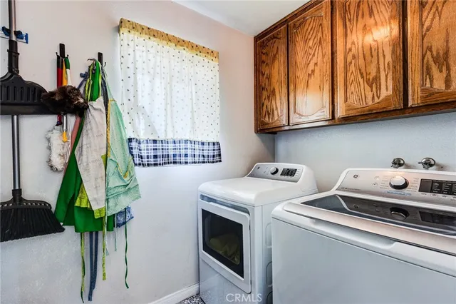 $749,900 | 8384 Highland Court, Oak Hills, CA 92344