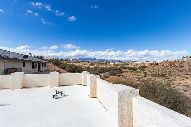 $749,900 | 8384 Highland Court, Oak Hills, CA 92344