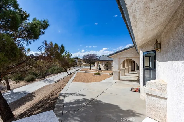 $749,900 | 8384 Highland Court, Oak Hills, CA 92344