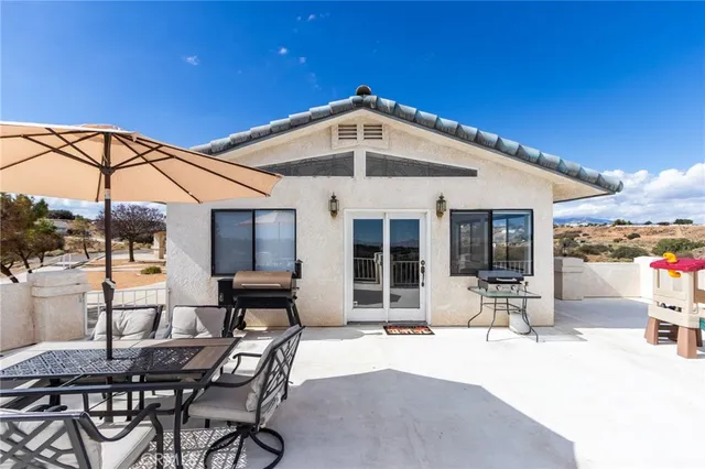 $749,900 | 8384 Highland Court, Oak Hills, CA 92344