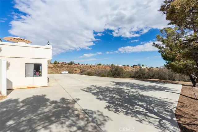 $749,900 | 8384 Highland Court, Oak Hills, CA 92344