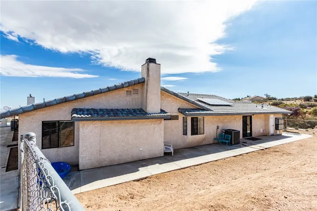 $749,900 | 8384 Highland Court, Oak Hills, CA 92344