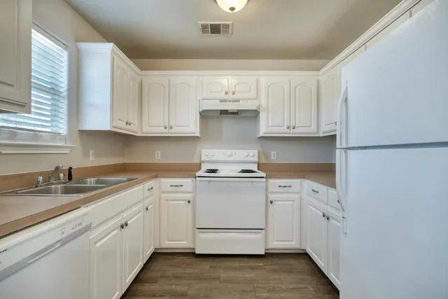 $1,625 | 750 Fallen Oak Drive, Bertram, TX 78605