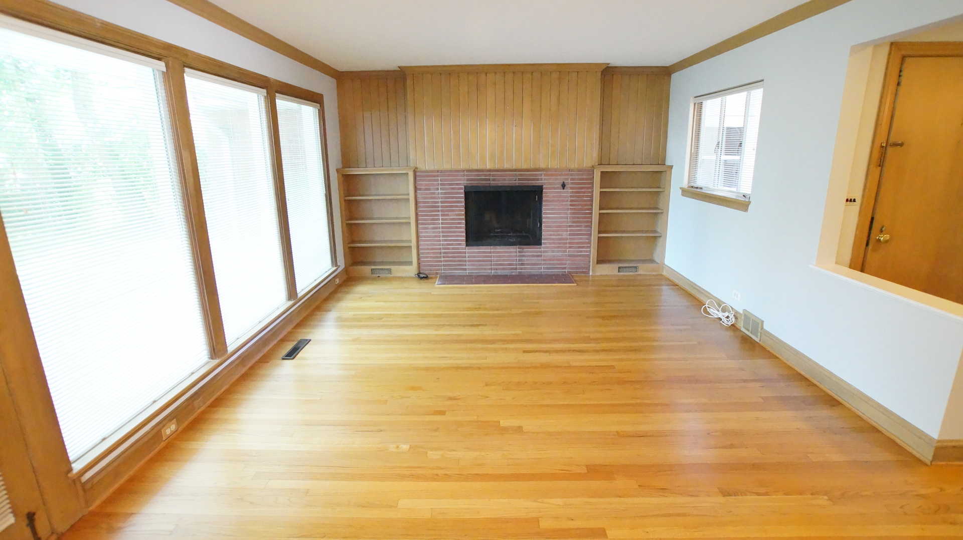 459 Highcrest Drive Wilmette, IL 60091 - Photo 4 of 25