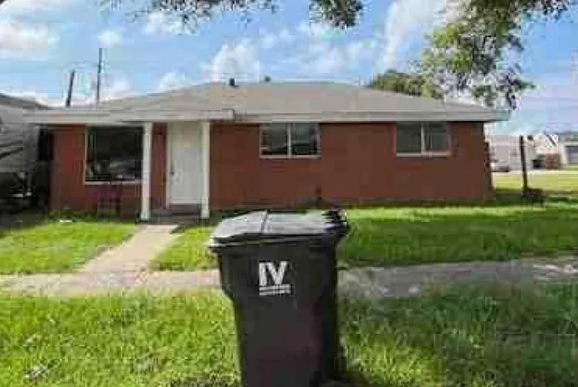 $92,600 | 2229 Kenneth Drive, Violet, LA 70092