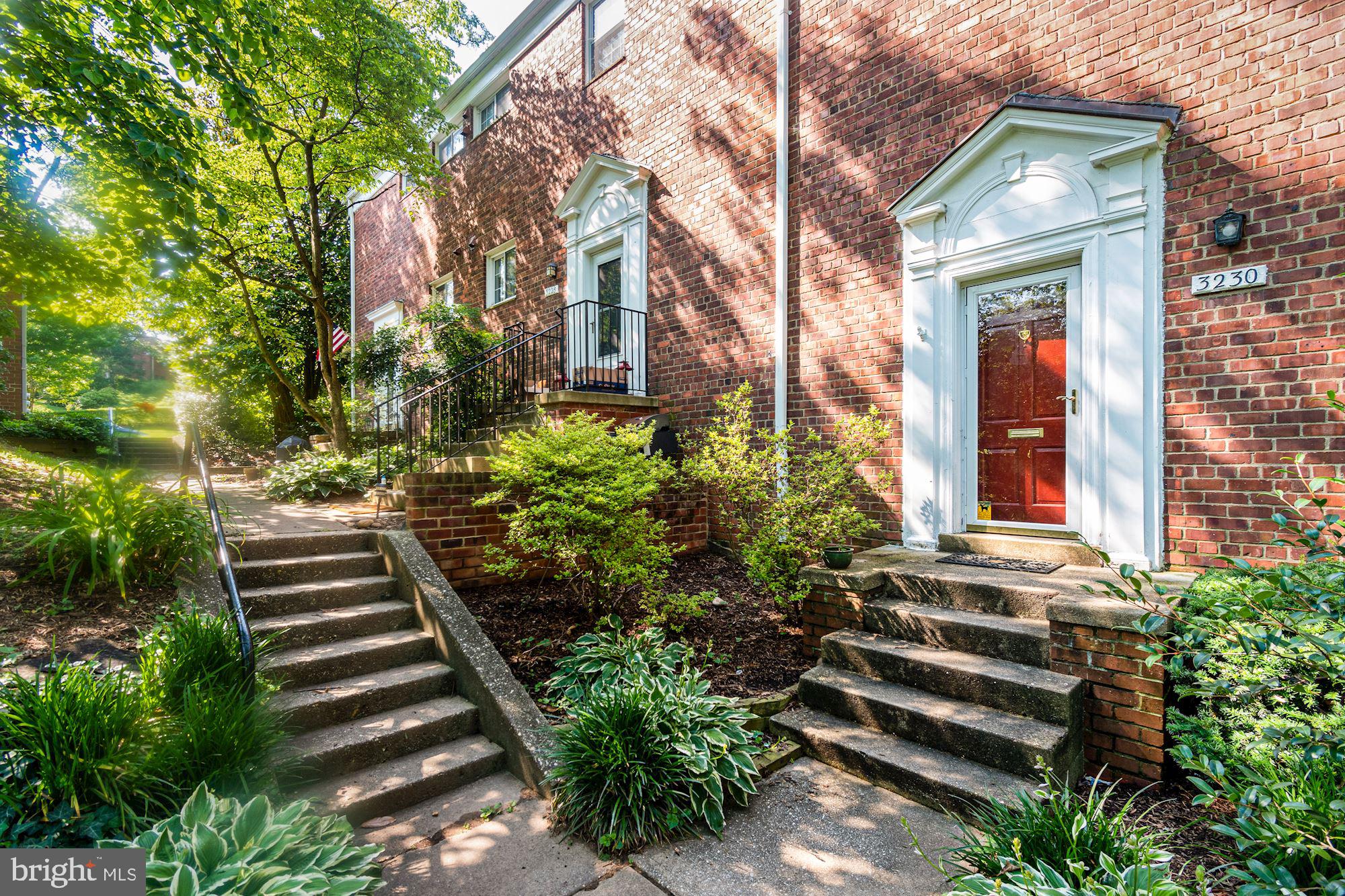 3230 Gunston Road Alexandria, VA 22302 - Photo 2 of 28 Gallery Image 2