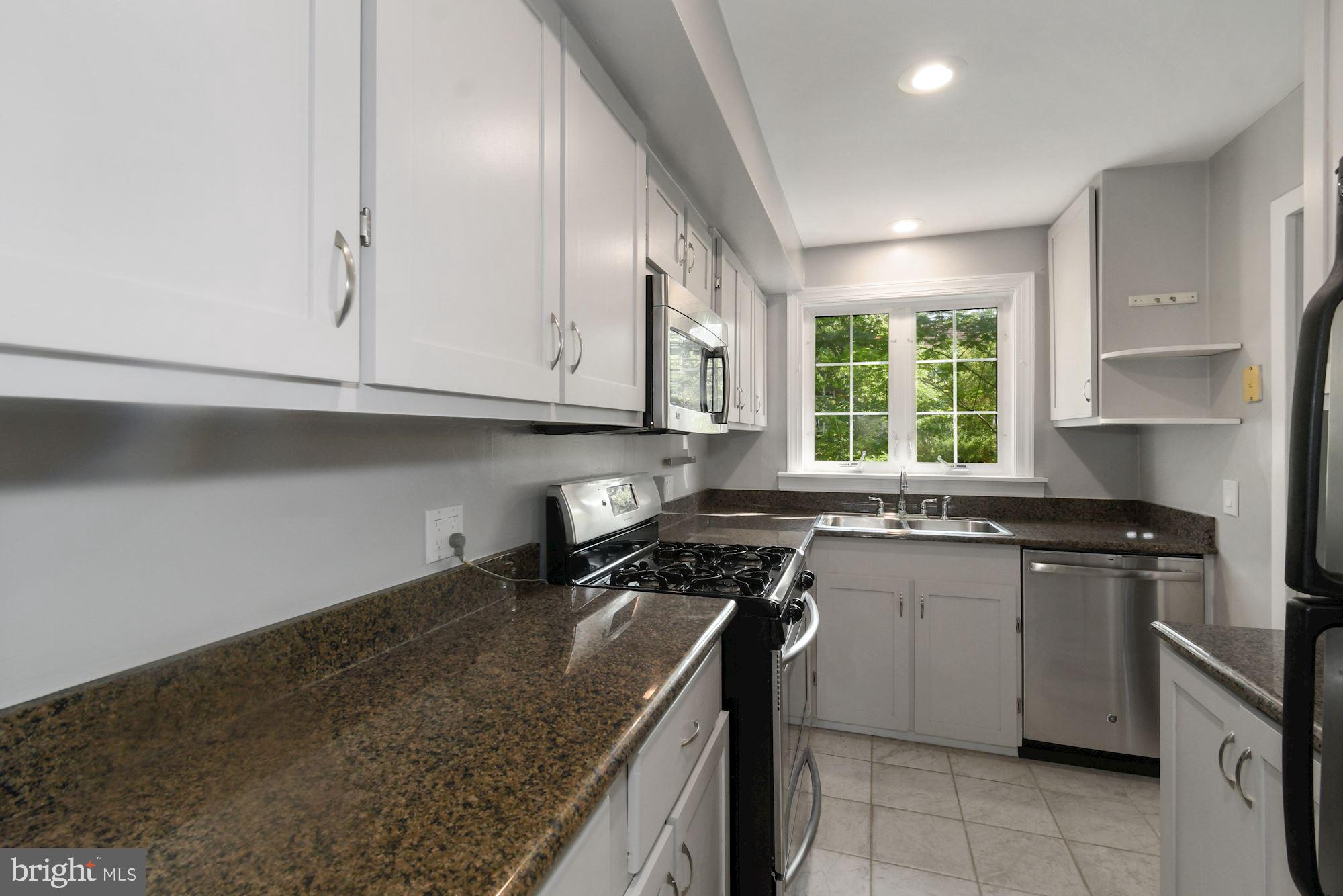 3230 Gunston Road Alexandria, VA 22302 - Photo 10 of 28 Gallery Image 10