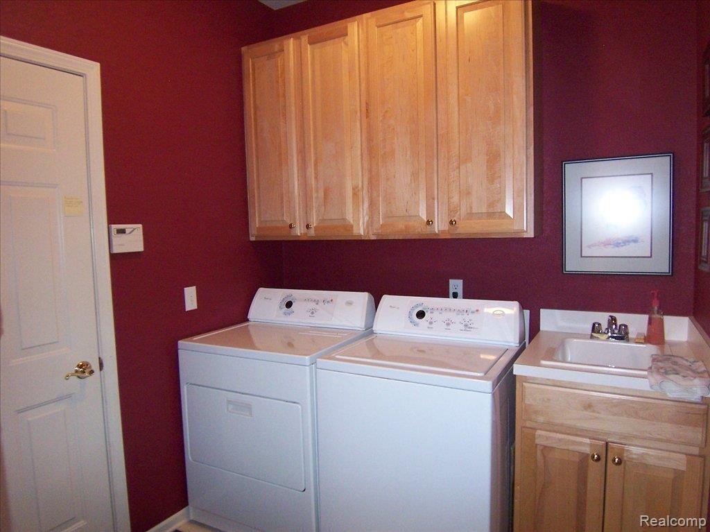 5393 Forest Ridge Drive, Unit 3 Clarkston, MI 48346 - Photo 18 of 21 100_5141.jpg