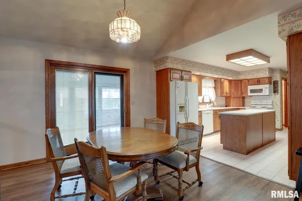 $389,500 | 3500 Branchwood Drive, Quincy, IL 62301