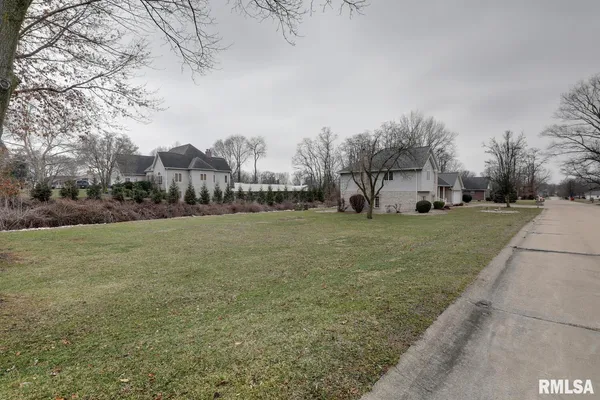 $389,500 | 3500 Branchwood Drive, Quincy, IL 62301