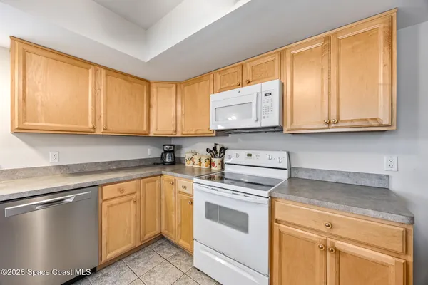 $2,000 | 416 Dove Lane, Unit 18, Satellite Beach, FL 32937