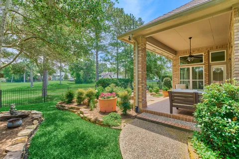 $925,000 | 46 North Copperknoll Circle, The Woodlands, TX 77381