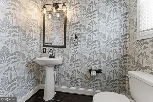 $2,350 | 3616 Reisterstown Road, Baltimore, MD 21215