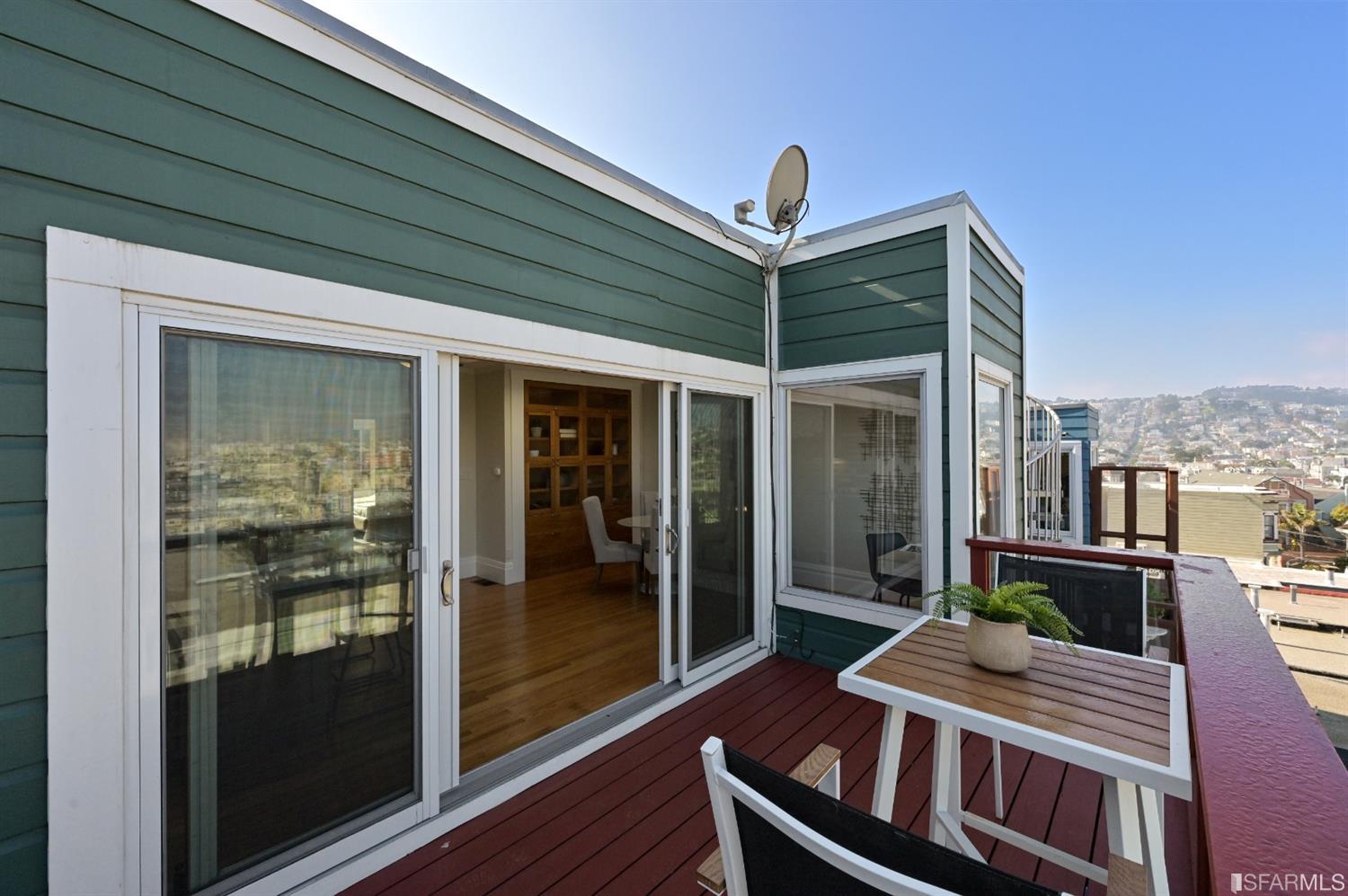 41 Montezuma Street San Francisco, CA 94110 - Photo 53 of 62 a outdoor living space with furniture and a garden