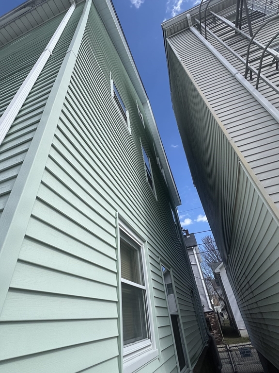 305 4th Street Fall River, MA 02721 - Photo 3 of 8