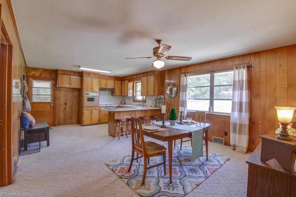4228 Enterprise Road Lexington, NC 27295 - Photo 8 of 29 wonderful open concept, ready for your "fixer upper" touch!