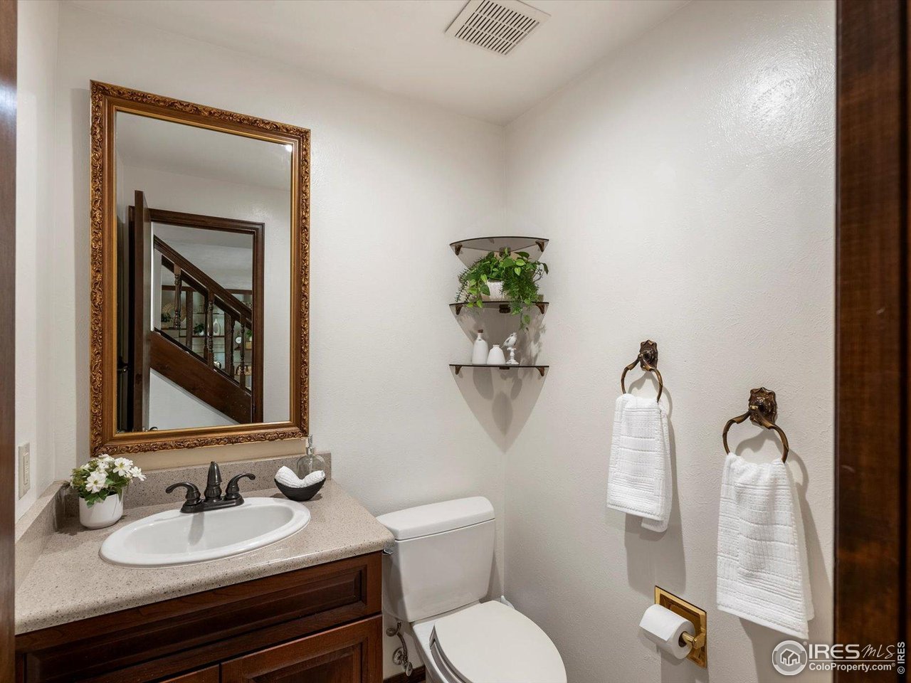 4311 Pali Way Boulder, CO 80301 - Photo 15 of 46 Main floor powder bath