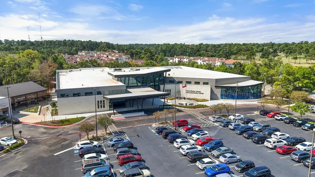 a view of a dinning table and chairs in the terrace