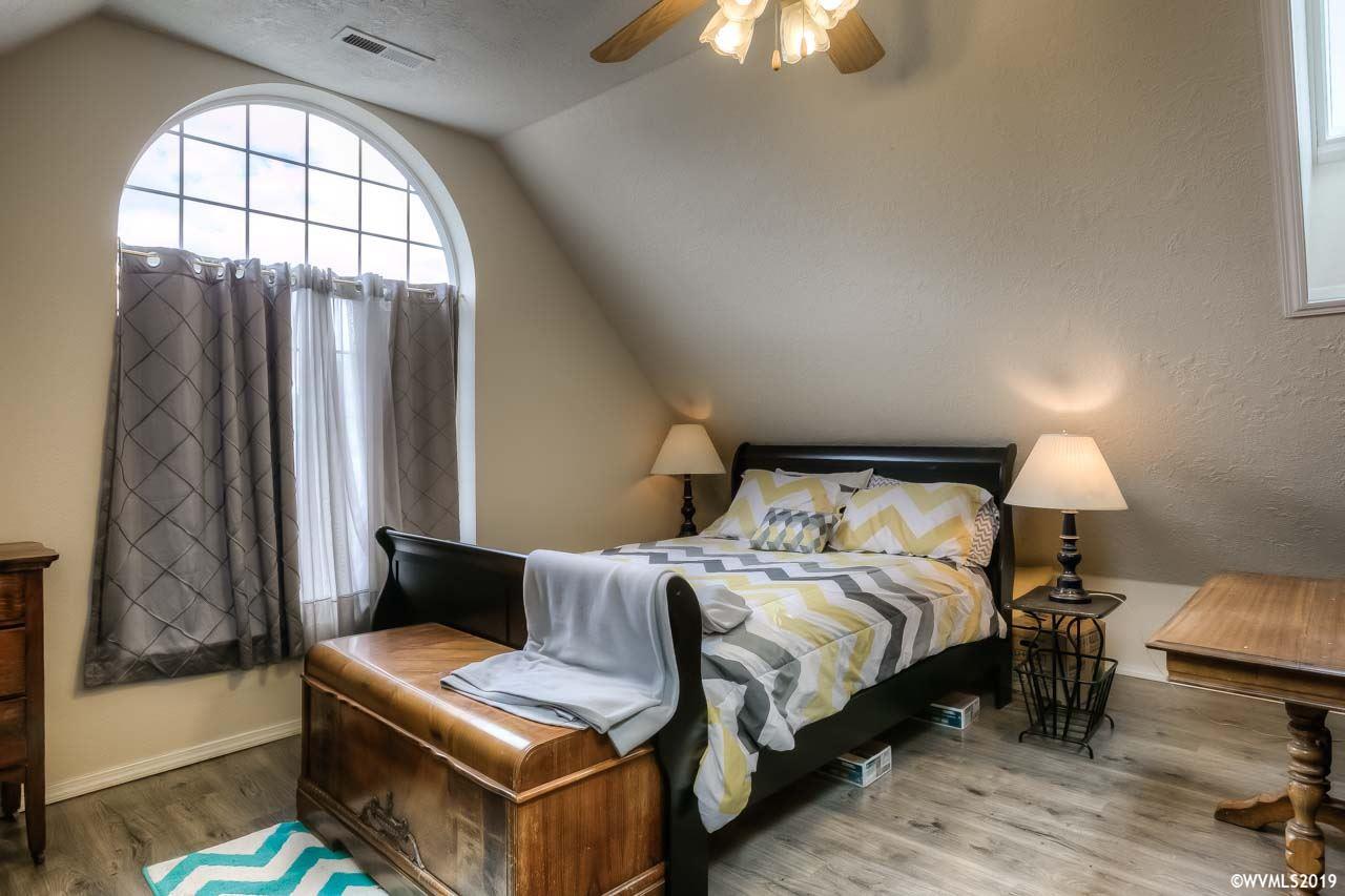 1621 Southwest Filbert Lane Dallas, OR 97338 - Photo 28 of 34 Gallery Image 28