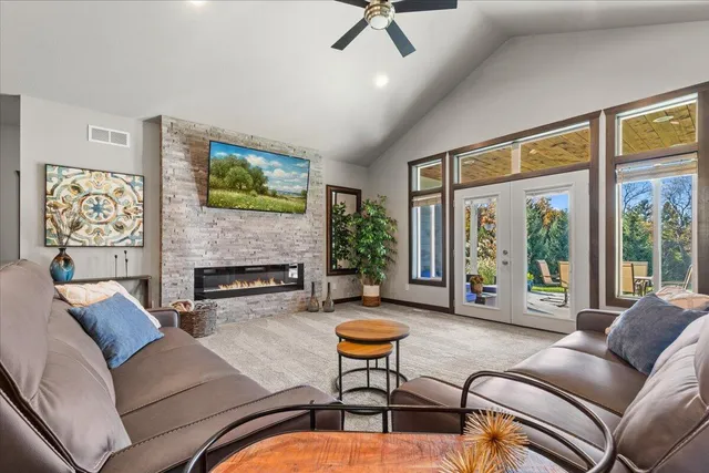 $1,195,000 | 794 Lakeview Ridge Lane, Richfield, WI 53017