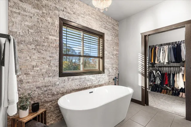 $1,195,000 | 794 Lakeview Ridge Lane, Richfield, WI 53017