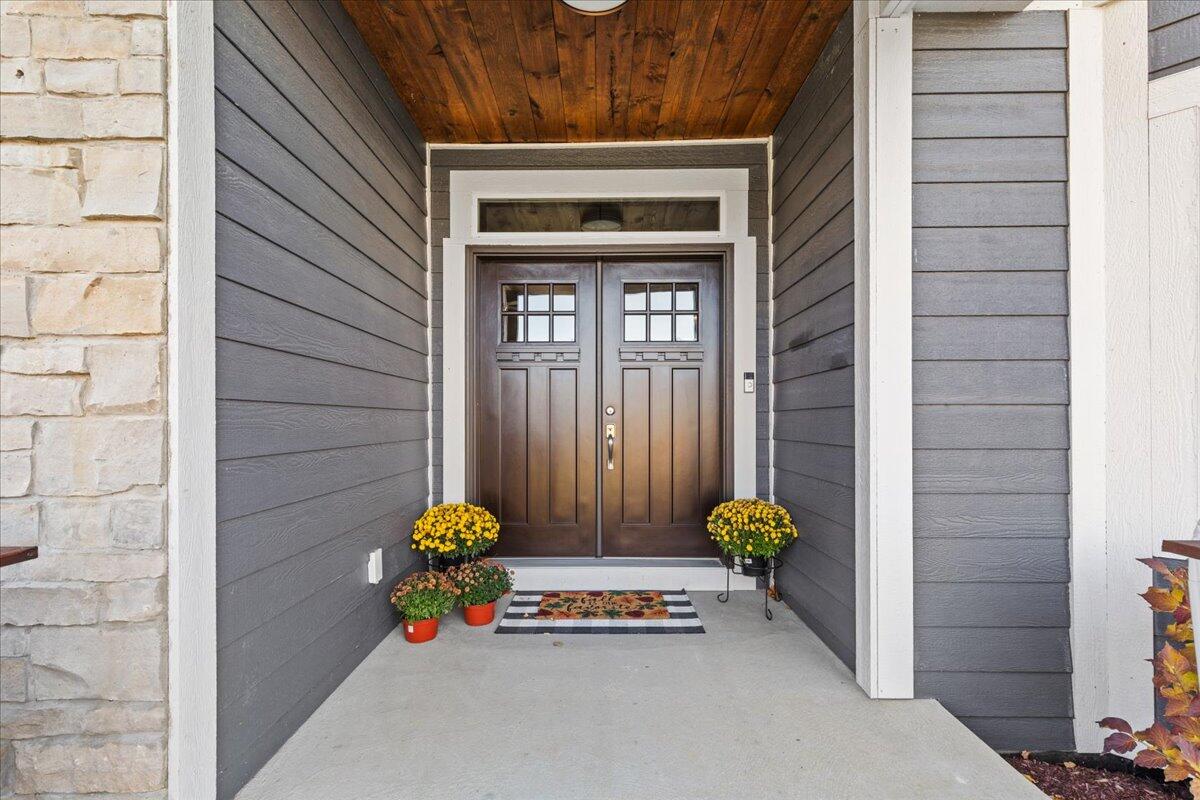 794 Lakeview Ridge Lane Richfield, WI 53017 - Photo 4 of 50 Tongue & Groove Ceiling