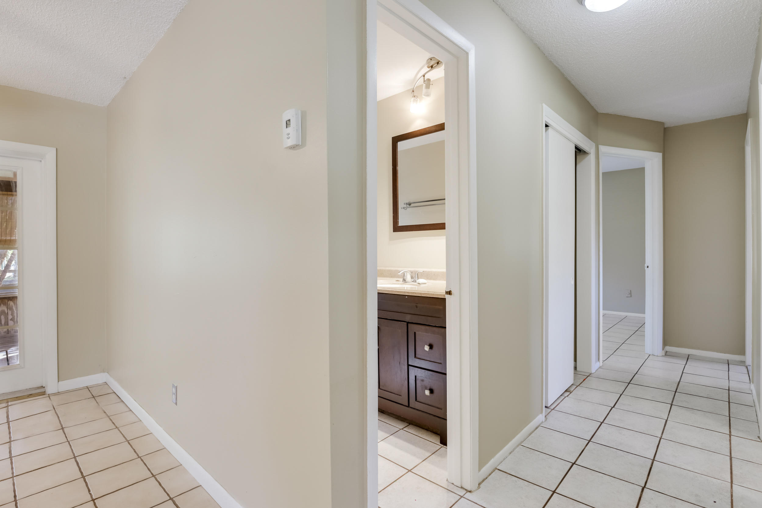 5318 South 73rd Road Lake Worth, FL 33463 - Photo 17 of 57 5318 73rd Rd S (16)