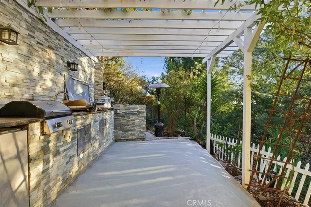 $1,329,000 | 760 Luton Drive, Glendale, CA 91206