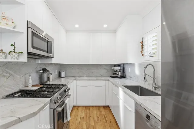 $1,329,000 | 760 Luton Drive, Glendale, CA 91206