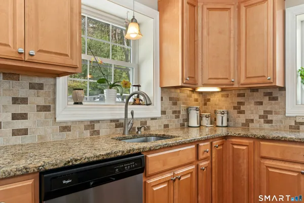 $389,900 | 41 Emma Street, Seymour, CT 06483