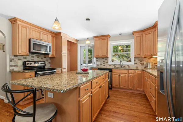 $389,900 | 41 Emma Street, Seymour, CT 06483
