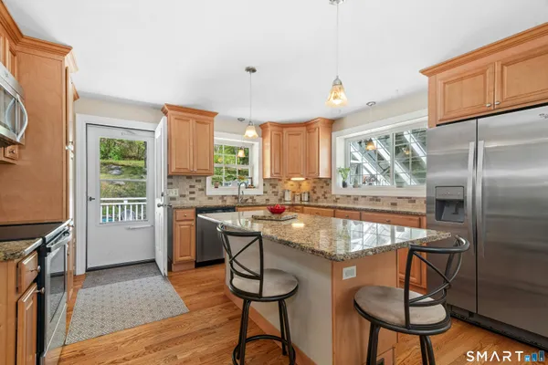 $389,900 | 41 Emma Street, Seymour, CT 06483