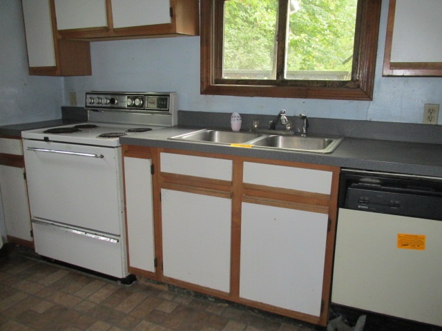 95 Granger Street Rutland, VT 05701 - Photo 3 of 16