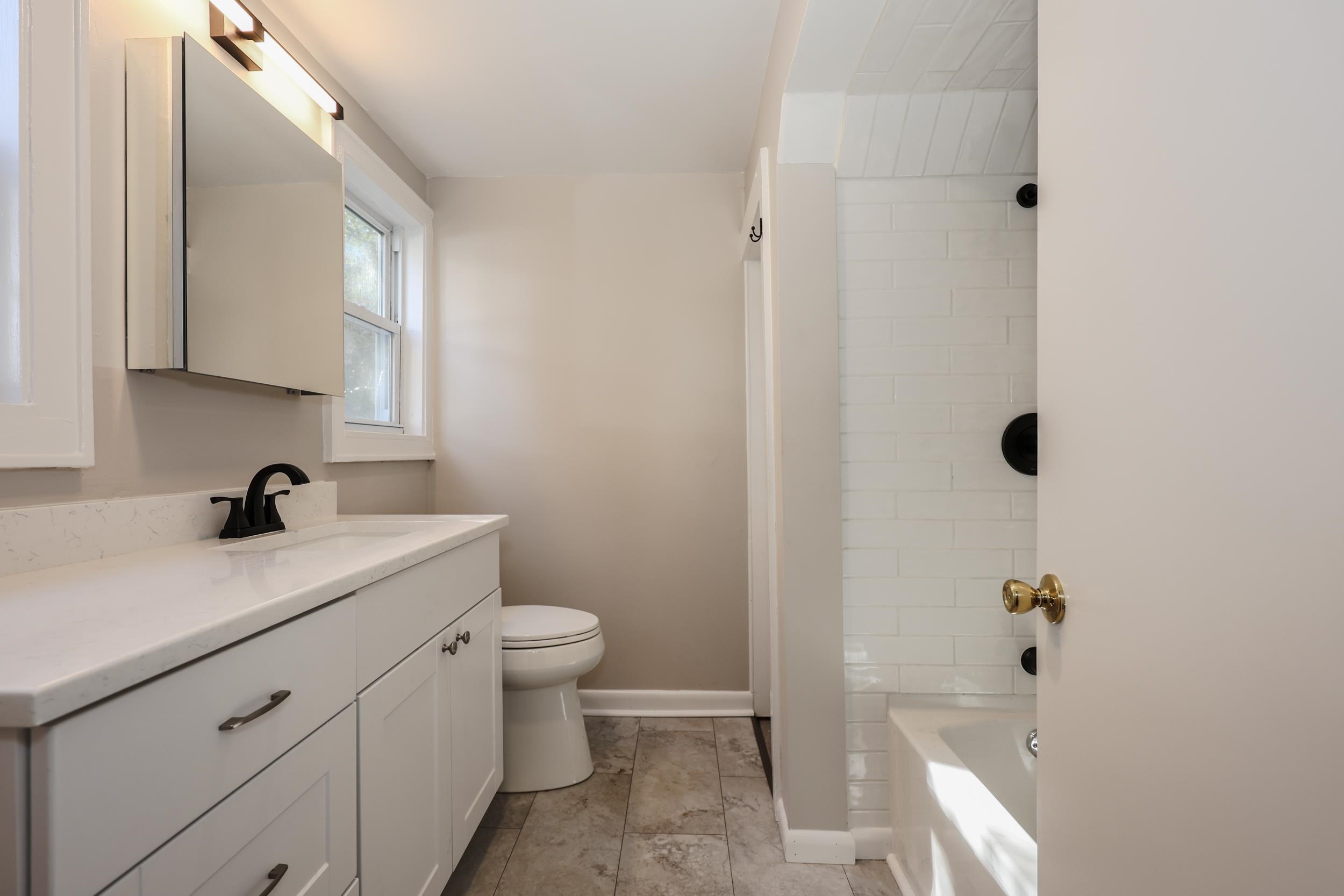 107 Arlington Street, Unit A Manchester, NH 03104 - Photo 5 of 24