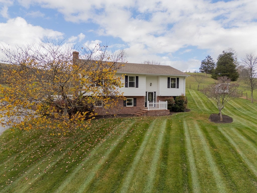 938 Spraker Road Crockett, VA 24323 - Photo 5 of 96 Gallery Image 5