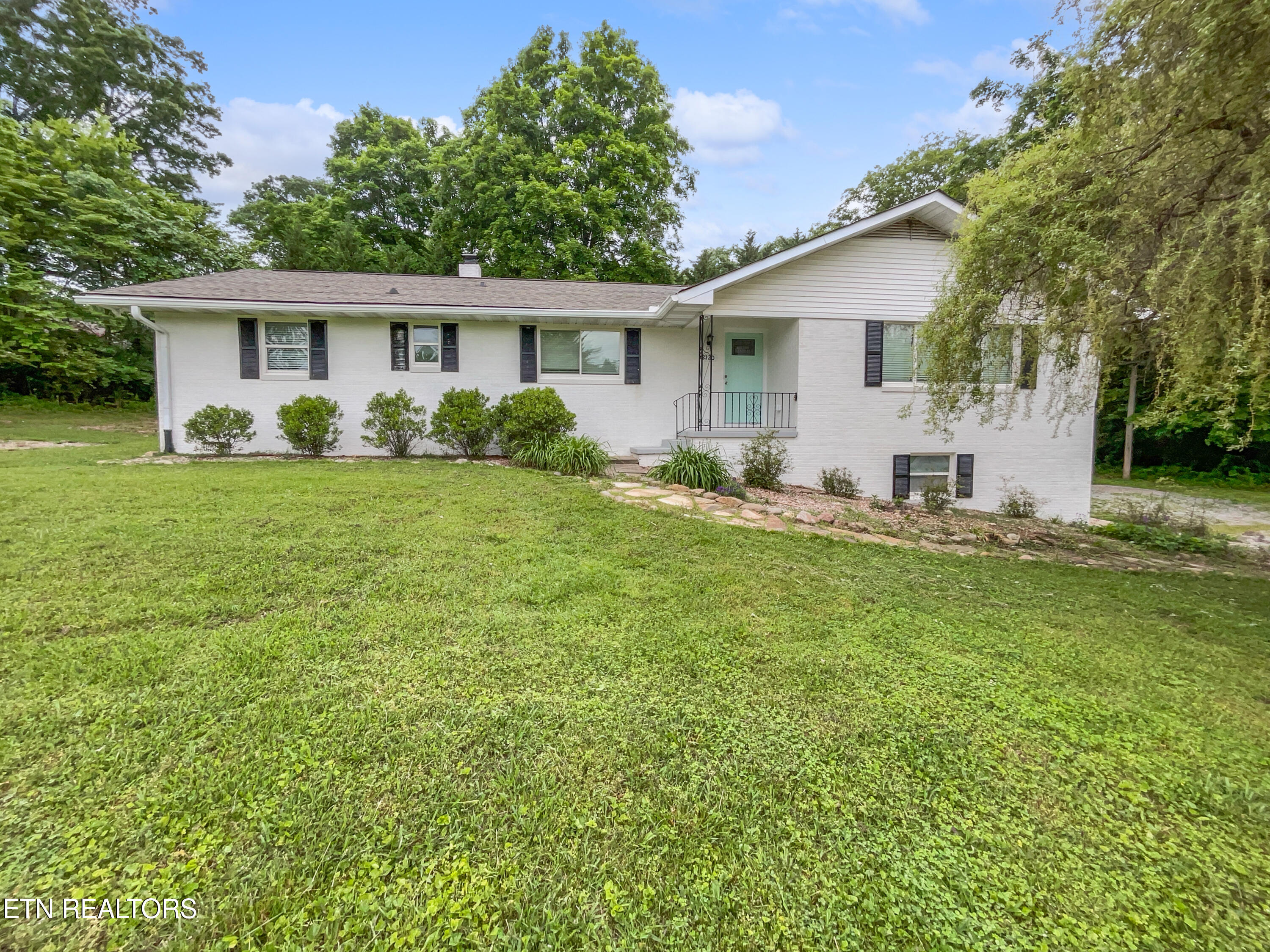 2120 Amherst Road Knoxville, TN 37921 - Photo 1 of 19 listing_0