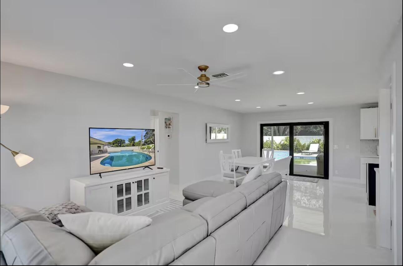 521 Curlew Road Delray Beach, FL 33444 - Photo 8 of 24 IMG_3243