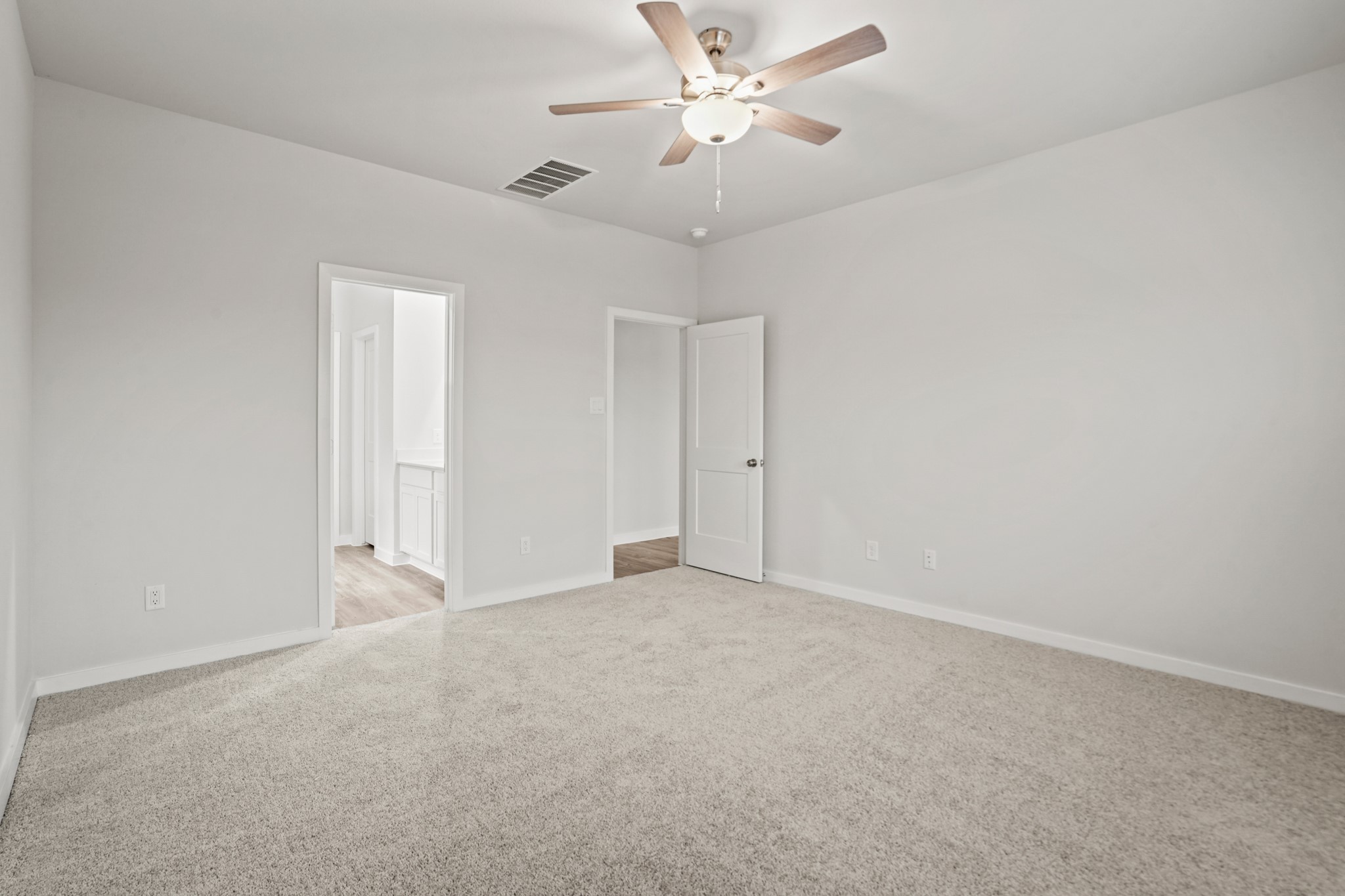 512 Shoreview Drive Conroe, TX 77303 - Photo 10 of 27 a view of an empty room