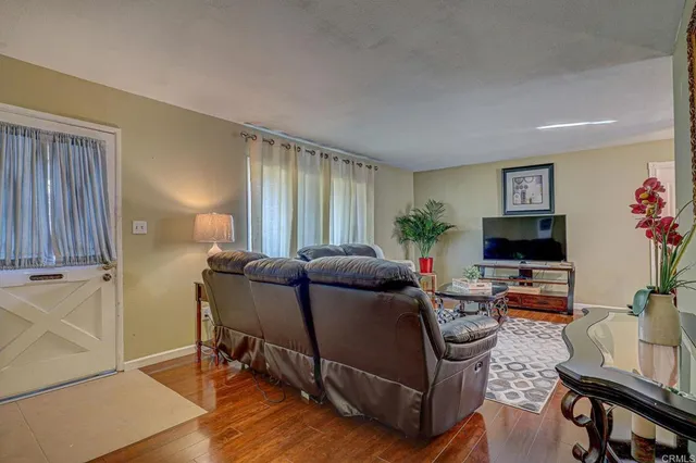 $829,000 | 524 Parkbrook Street, Spring Valley, CA 91977