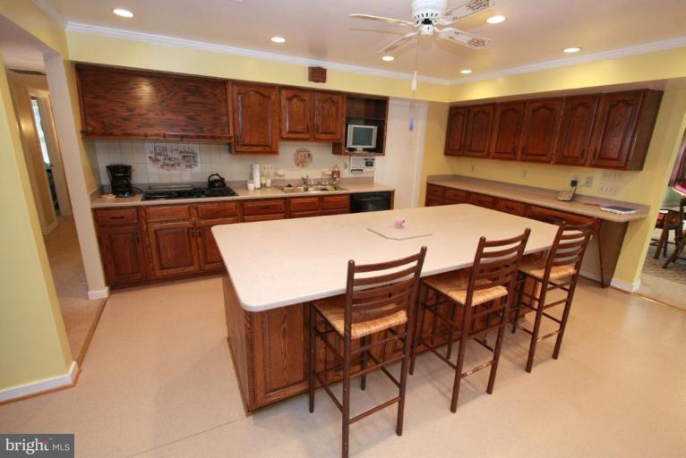 3206 Wayne Road Falls Church, VA 22042 - Photo 4 of 17 Kitchen #2