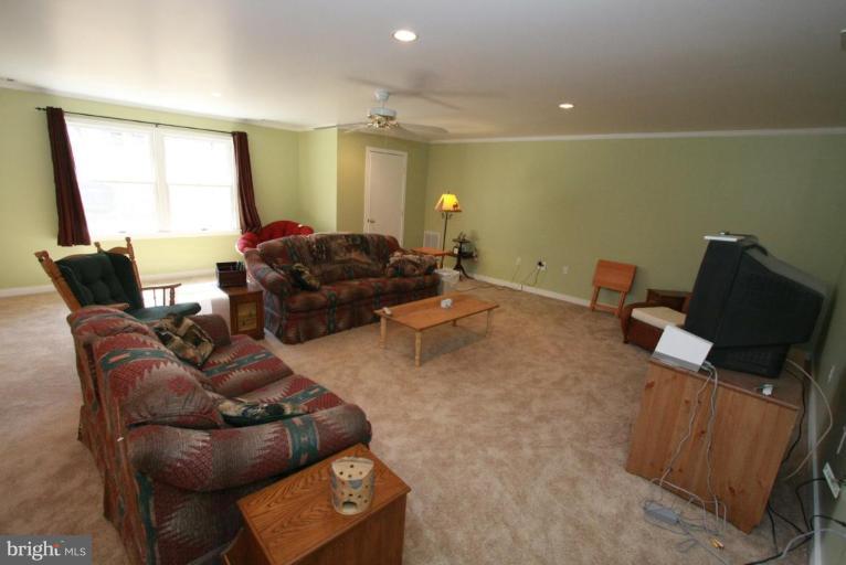 3206 Wayne Road Falls Church, VA 22042 - Photo 6 of 17 Family Room