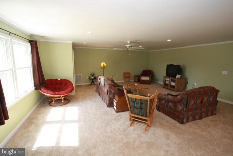 3206 Wayne Road Falls Church, VA 22042 - Photo 7 of 17 Family Room #2