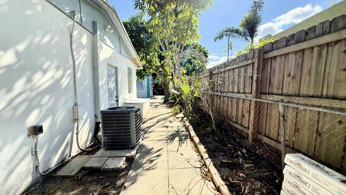 802 Lytle Street West Palm Beach, FL 33405 - Photo 16 of 29 Entrance to the Garage - West Side of th