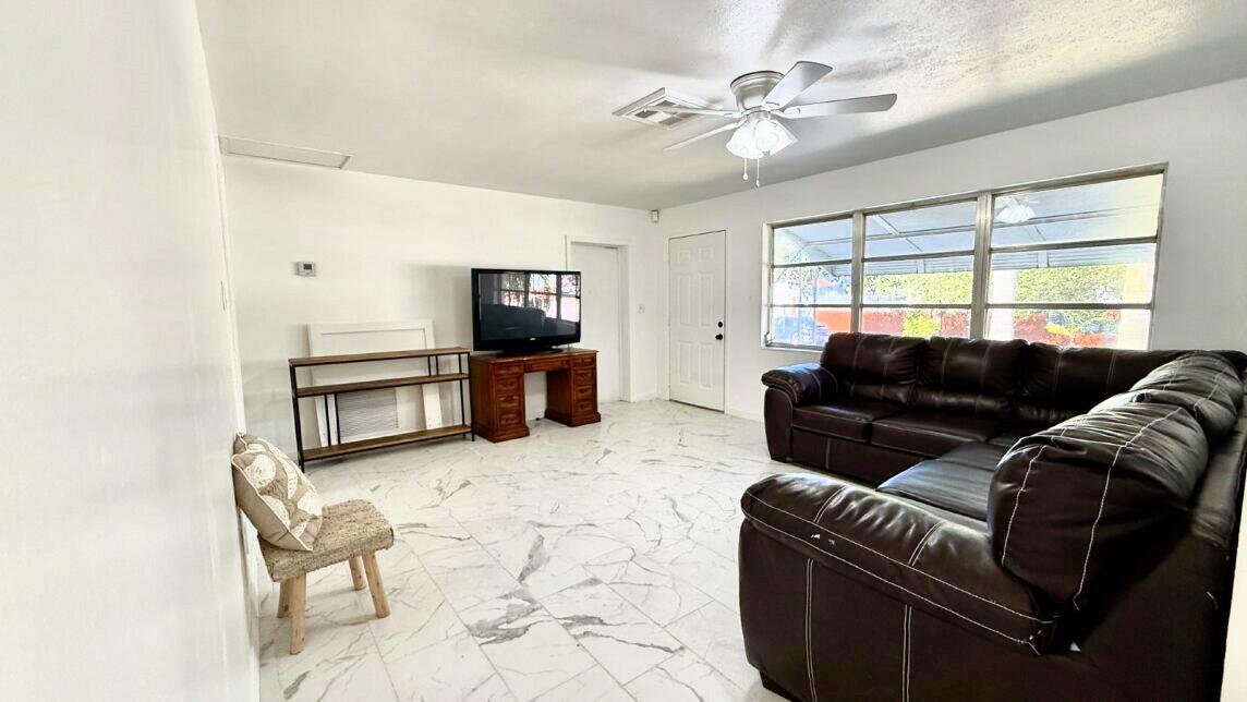 802 Lytle Street West Palm Beach, FL 33405 - Photo 9 of 29 Living Room . 1