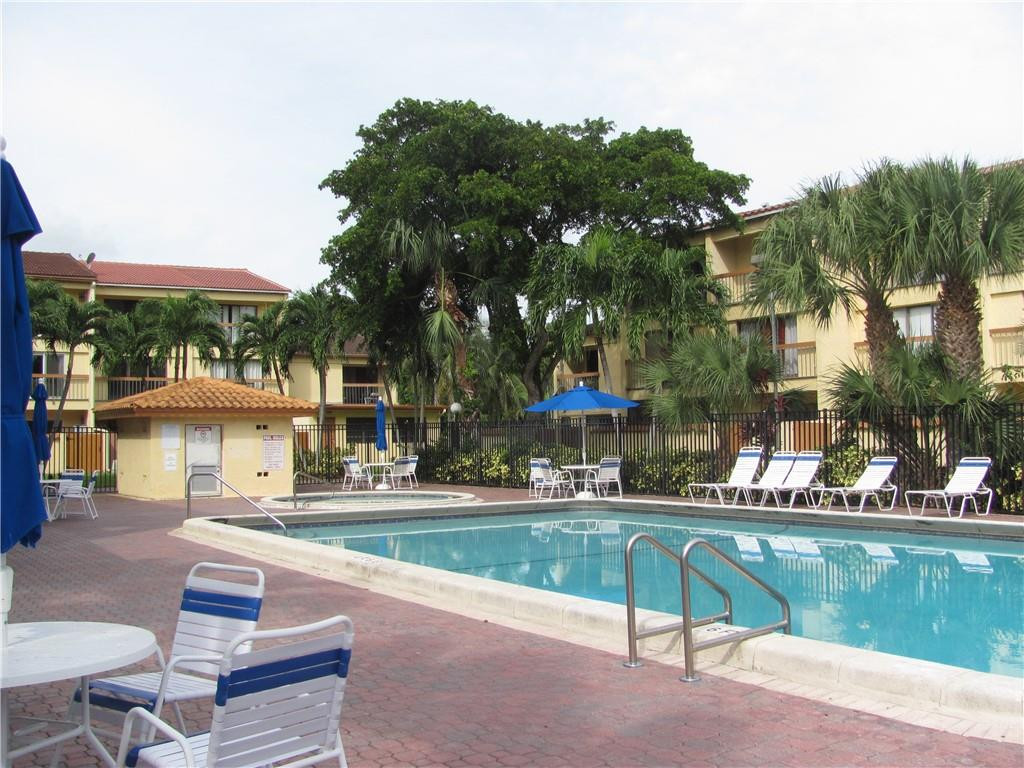 4010 Del Rio Way, Unit 4010 Sunrise, FL 33351 - Photo 23 of 67 Photo 23