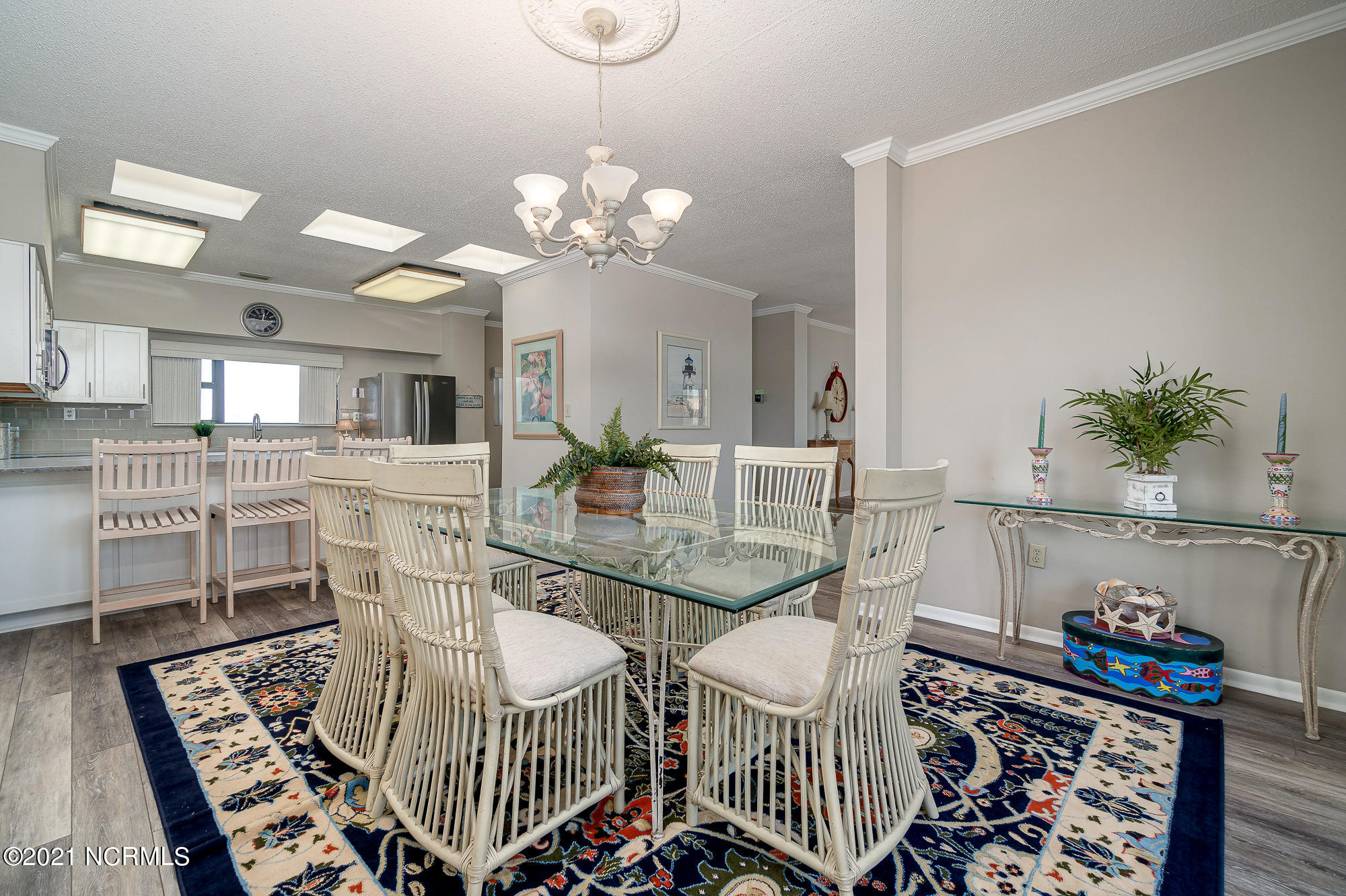 1505 Salter Path Road, Unit 605 Indian Beach, NC 28512 - Photo 22 of 65 Dining space