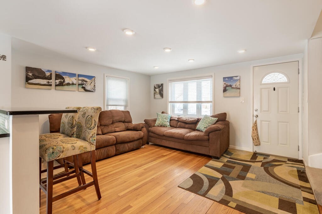 71 Sutcliffe Road Lynn, MA 01904 - Photo 5 of 29 Gallery Image 5