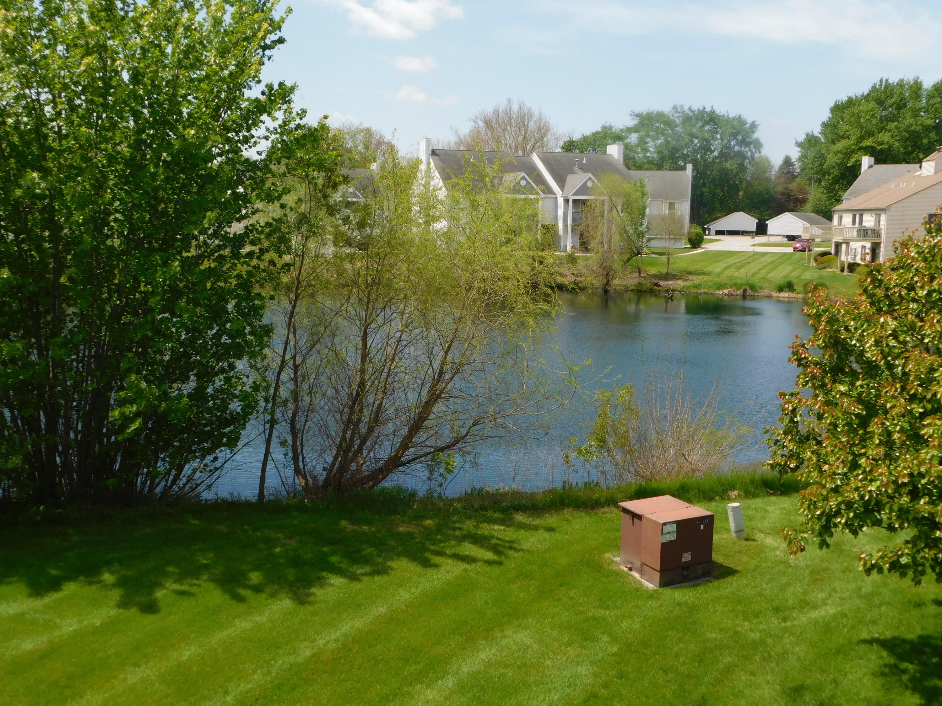955 Millpond Road Valparaiso, IN 46385 - Photo 4 of 25 3000x2250