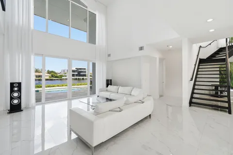 $5,995,000 | 5600 Coastal Drive, Boca Raton, FL 33487