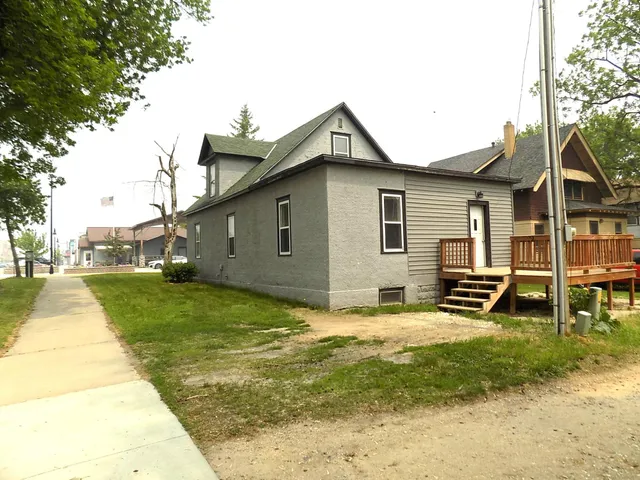 $107,000 | 101 1st Street Southeast, Baudette, MN 56623